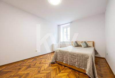 Apartament cu 3 camere decomandat, mobilat în Centrul Istoric