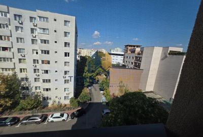 Apartament cu 4 camere decomandat, mobilat în Camil Ressu