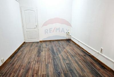 Spațiu comercial–multiple destinații, vitrină stradală,  zona UTA - 6