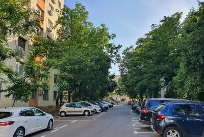 Apartament cu 3 camere decomandat, mobilat în Sebastian