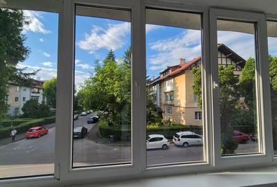 Apartament cu 3 camere semidecomandat în Astra