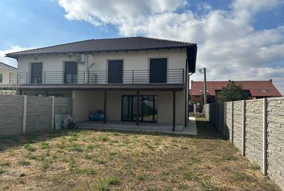 Duplex cu 4 camere în Dumbrăvița