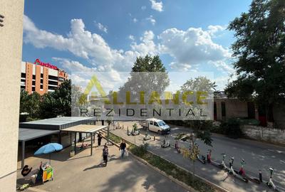 Apartament cu 2 camere decomandat, mobilat în Central