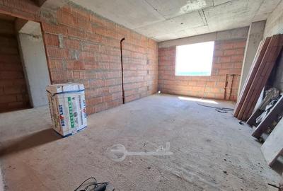 Apartament cu 2 camere semidecomandat în Cug