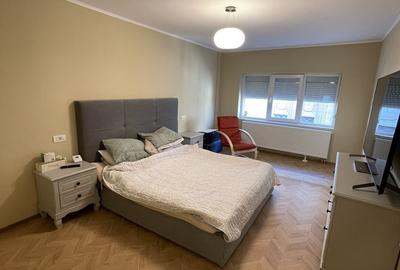 Piața Sf. Gheorghe | Decomandat | Renovat | Centrală proprie | Boxă 16 mp - 10