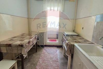 Apartament cu 3 camere de vânzare, decomandat Micro 17- Galați - 12