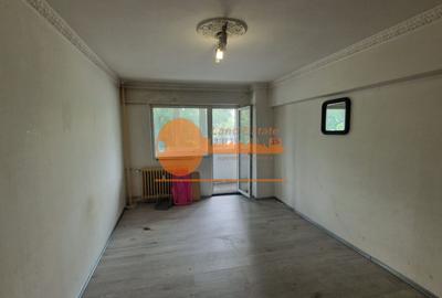Apartament cu 3 camere semidecomandat în Lujerului