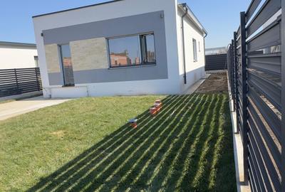 Casă individuală cu 3 camere în Clinceni