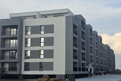 Apartament cu 3 camere decomandat în Titan
