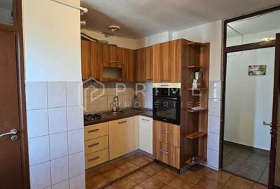 Apartament cu 3 camere decomandat în Tudor