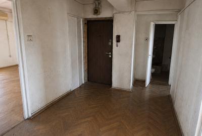 Apartament cu 4 camere decomandat în Lăpuș Argeș