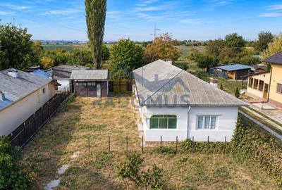 Casă 7 camere | Teren 2.656 mp | Românești | 146 S.U.T. | Gaz +Curent - 15