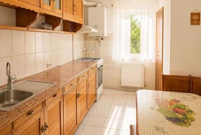 Închiriere apartament decomandat 4 camere - 2 băi-etaj intermediar - 8