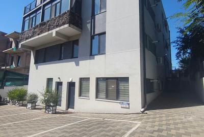 Apartament cu 3 camere în Podul de Fier