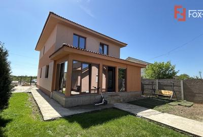 Casă individuală cu 5 camere în Plopi