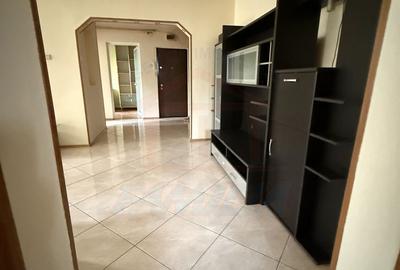 🏢 Apartament 3 camere în Centru | 57 mp | 450 €/lună - 2