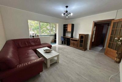 Apartament cu 3 camere semidecomandat în Complex Studențesc