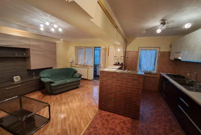 Apartament cu 3 camere decomandat, mobilat în Brăilei