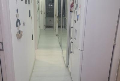 Apartament cu 3 camere decomandat în Lacul Tei