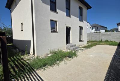 Vanzare Vila Individuala/Cristalului/5 camere id nr 54 - 1