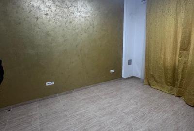 Birou, de 60.00 mp, în Central