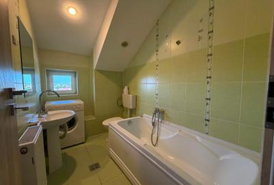 1 Decembrie  2 Camere Bloc 2014 Caramida 52 Mp Loc Parcacare 15 Min Metrou - 10