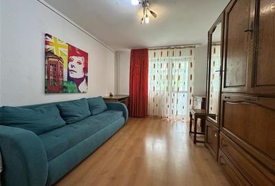 Apartament cu 2 camere decomandat în Podu Roș
