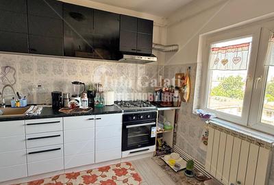 Apartament cu 3 camere în Micro 20