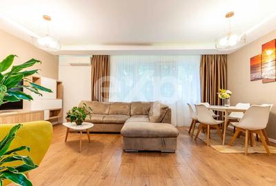 Apartament cu 5 camere decomandat, mobilat în Plopilor