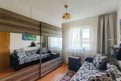 Apartament cu 3 camere semidecomandat în Florilor