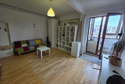 Apartament cu 2 camere semidecomandat în Calea Călărașilor