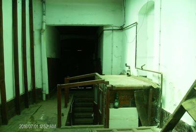 Dau in chirie spatiu comercial Ds + P  cu 5 camere, acces auto, zona centrala - 1