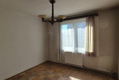 De vanzare ap.3 camere , cart. Tudor- str. Cutezantei - 15