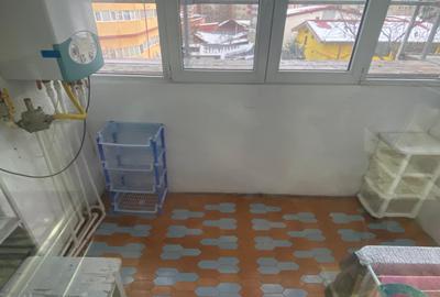 Vanzare apartament 3 cam cf 1 dec et 3/8 mobilat Margeanului sector 5 - 9