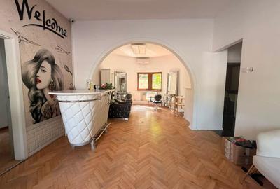 Apartament cu 3 camere semidecomandat în Ultracentral