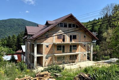 Cladire Pensiune D+P+2+M+Pod - 1089 mp + teren 893 mp - Sinaia - comision 0% - 3
