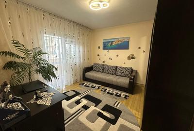 Proprietar vând apartament 3 camere, cartier Cornițoiu - 2