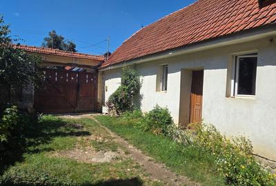 Casa in Zarnesti, constructie din caramida D+P si anexa, teren 569 mp - 2