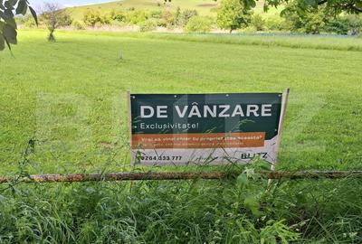 Teren Construcții intravilan de 2200 mp, în Sopor