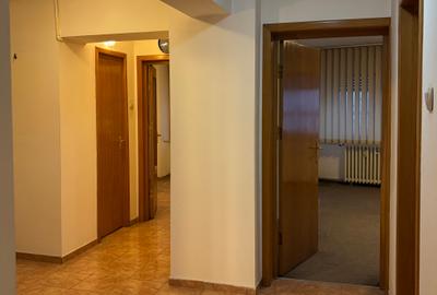 Locatie exceptionala in inima capitalei,stradal pe Bd. DECEBAL imobil monolit - 5