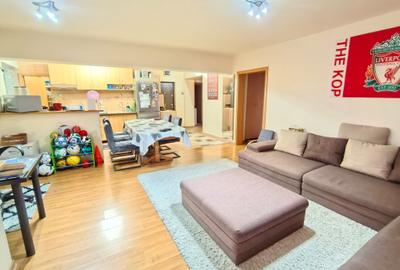 Apartament cu 4 camere decomandat în Telegrafului