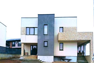 Casă individuală cu 5 camere în Valea Adâncă