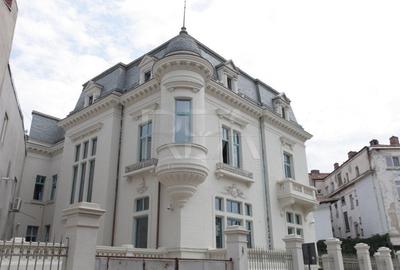 Casă individuală cu 27 camere în Central