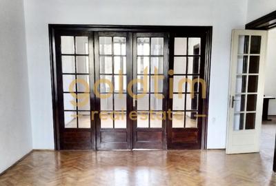 Apartament cu 3 camere semidecomandat în Armeneasca