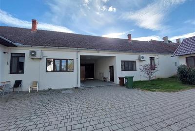 Casa mare, cu teren generos, pentru locuit sau afacere, in Santana - 17