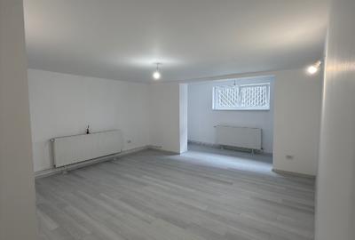 Apartament cu 3 camere decomandat în Cioplea