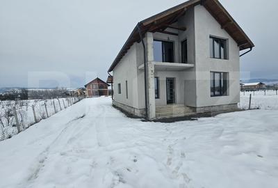 Casă individuală cu 4 camere în Jelna