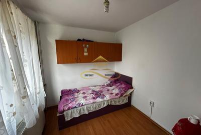 Garsonieră decomandată în Cornișa