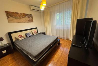 Apartament cu 3 camere semidecomandat în Câmpia Libertății