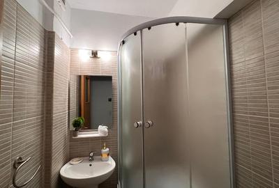 Apartament cu 4 camere decomandat, mobilat în Podul de Fier
